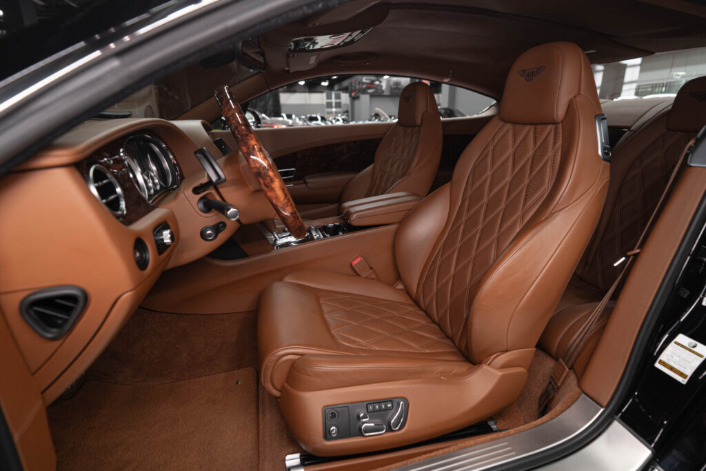 Bentley Continental GT - 11