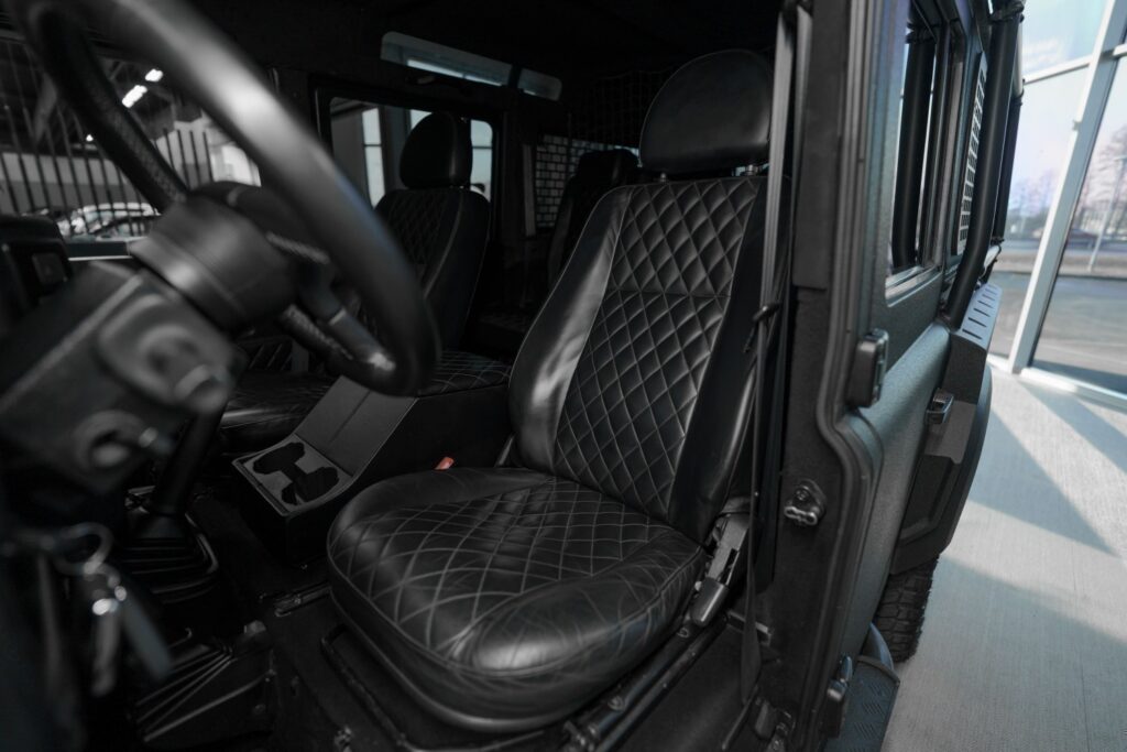 Land Rover Defender 2.2d - 15
