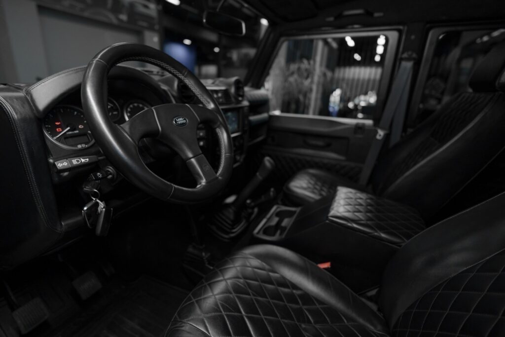 Land Rover Defender 2.2d - 16
