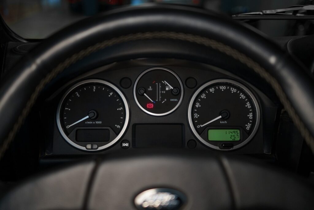Land Rover Defender 2.2d - 19