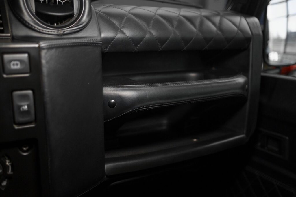 Land Rover Defender 2.2d - 25
