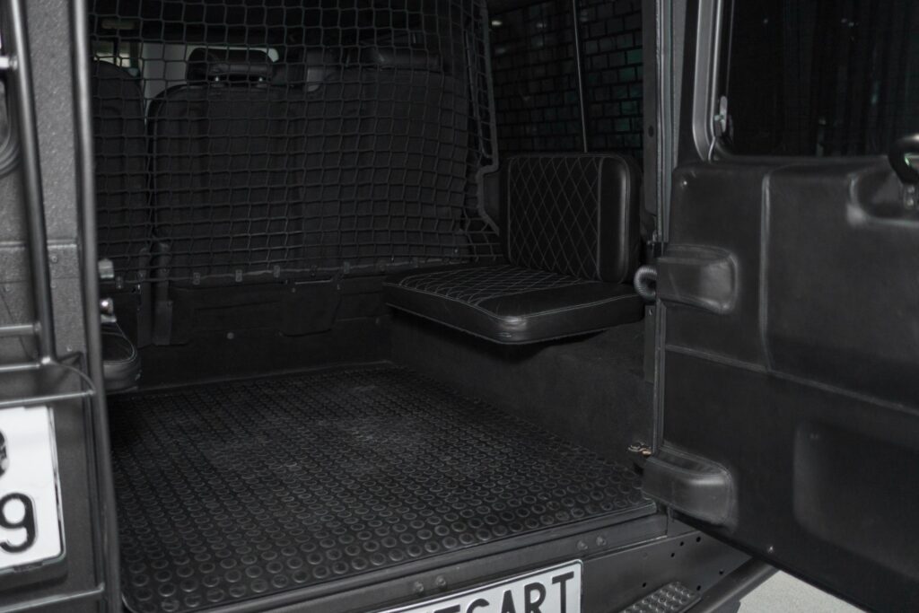 Land Rover Defender 2.2d - 30