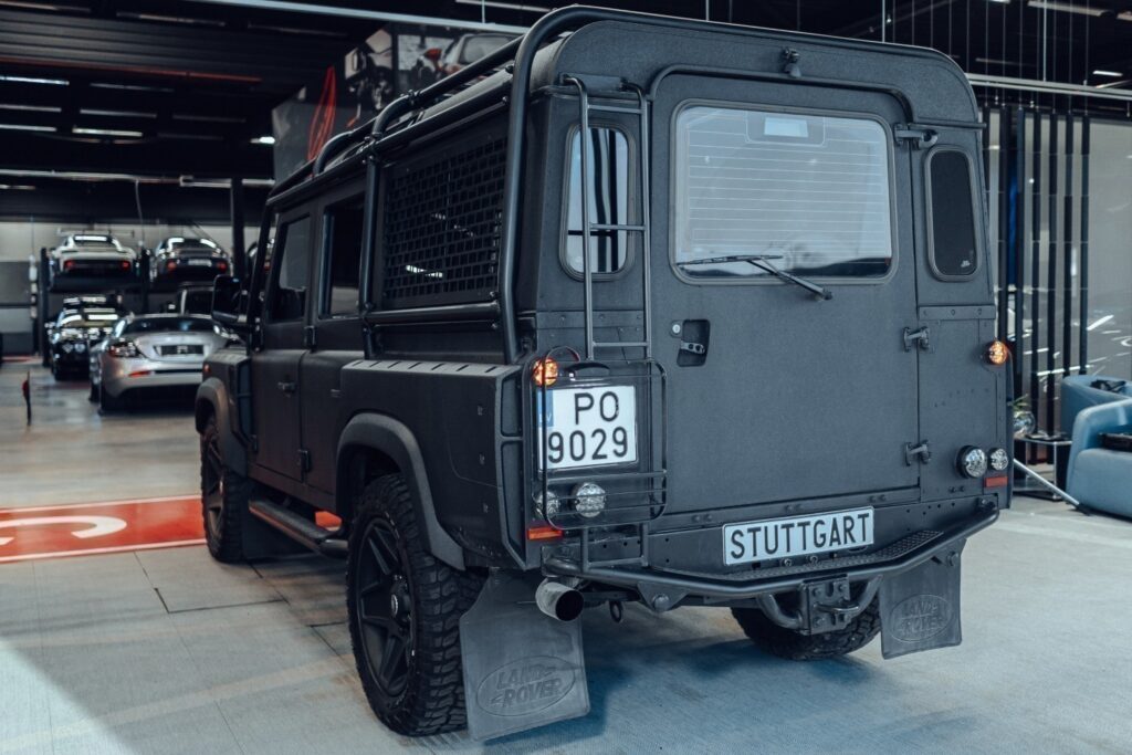Land Rover Defender 2.2d - 4