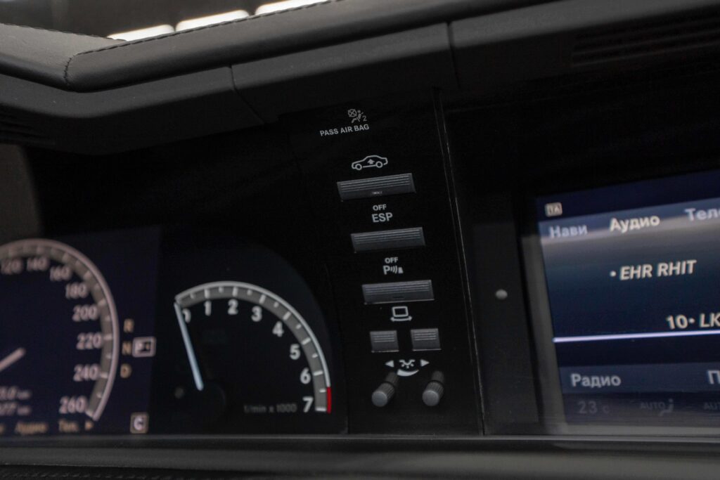 Mercedes-Benz CL 500 4Matic - 17