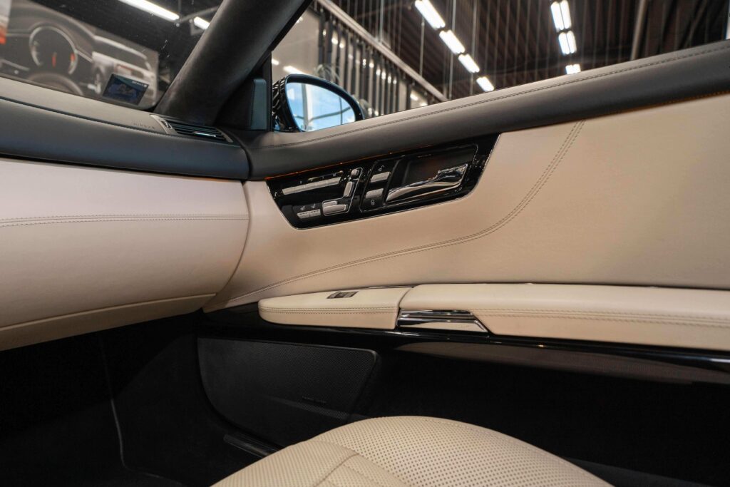Mercedes-Benz CL 500 4Matic - 27