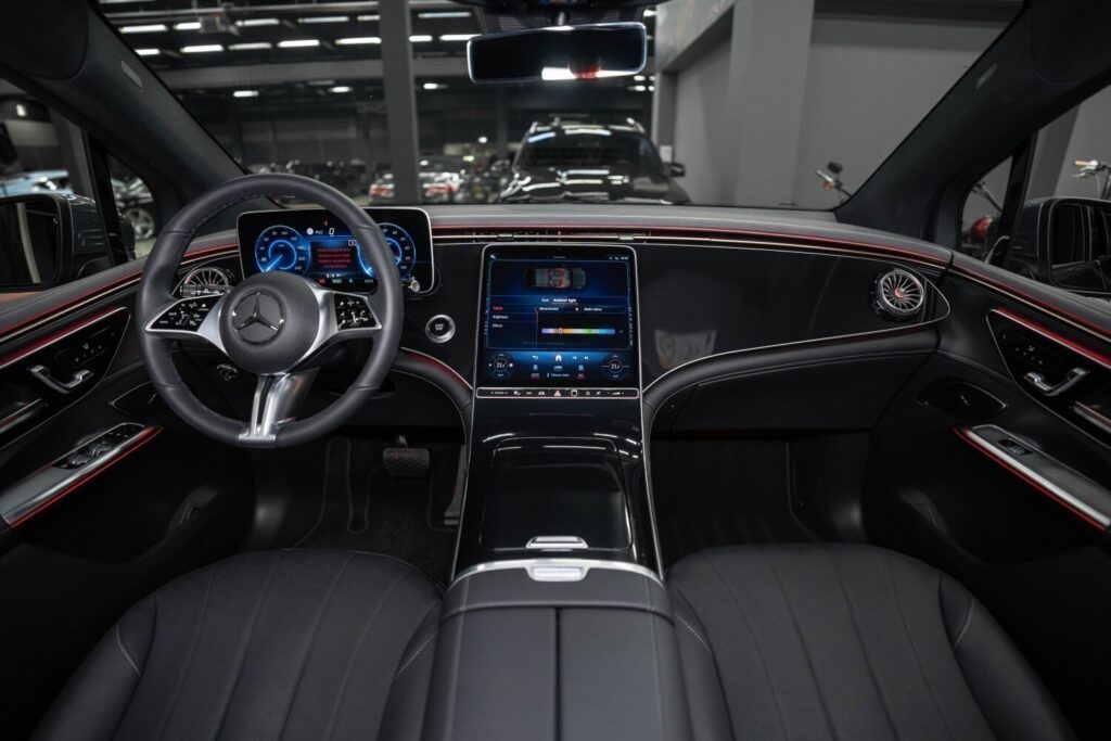Mercedes-Benz EQE SUV 350+ - 14