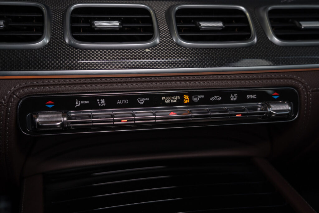 Mercedes-Benz GLS 350 D 4Matic - 23