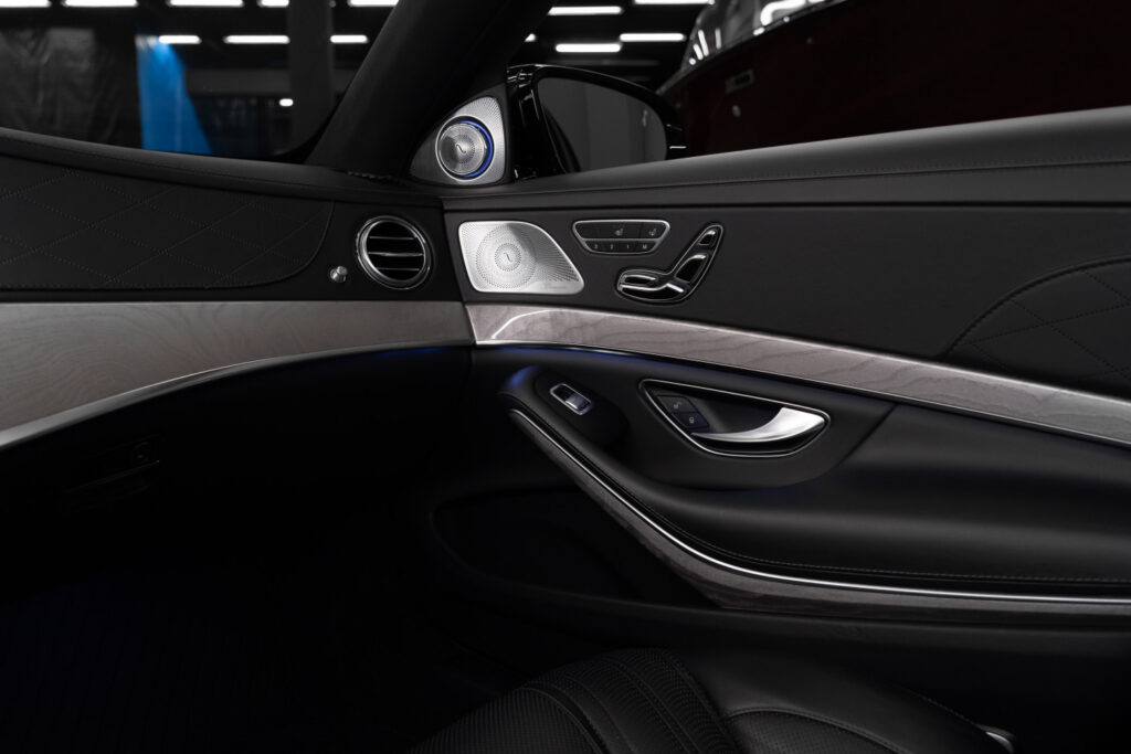 Mercedes-Benz S 63 AMG 4MATIC - 32
