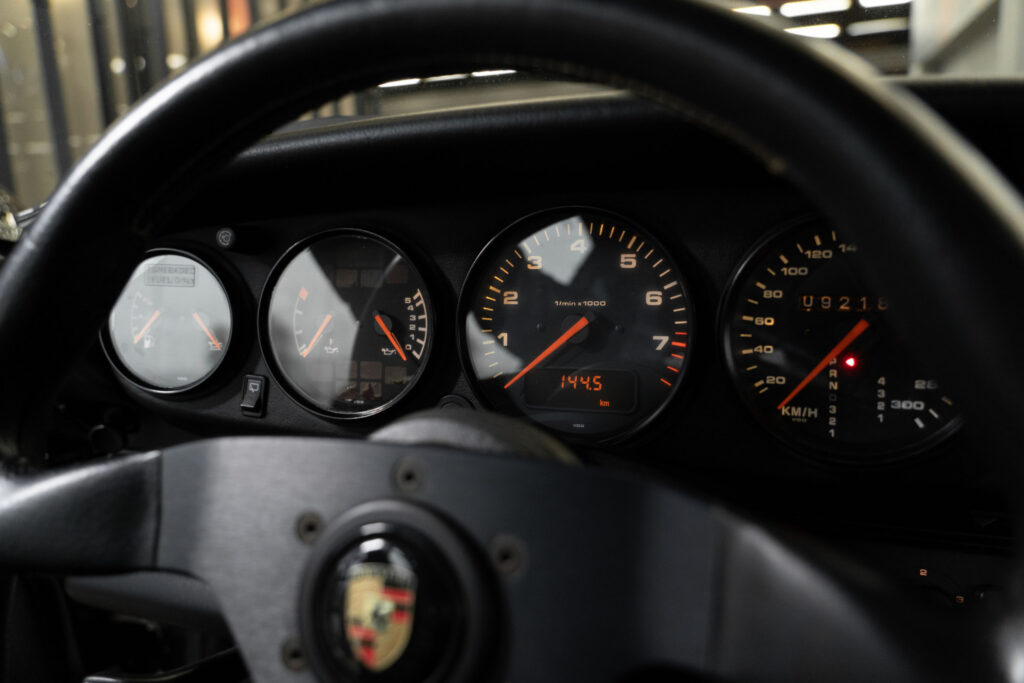 Porsche 911 CARRERA - 12