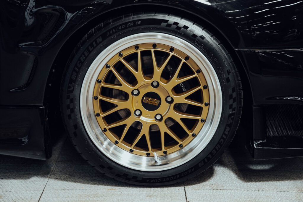 Porsche 911 CARRERA - 23