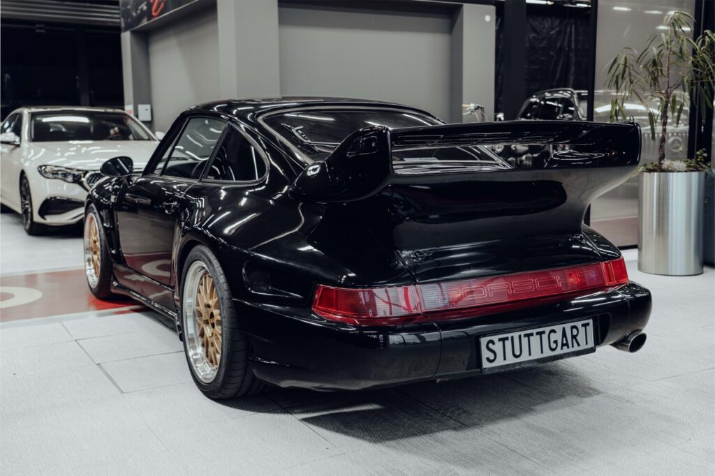 Porsche 911 CARRERA - 4