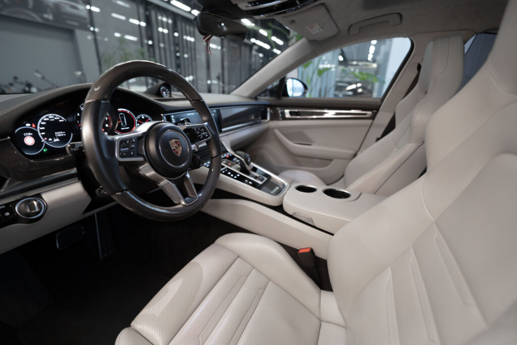 Porsche Panamera TURBO - 11