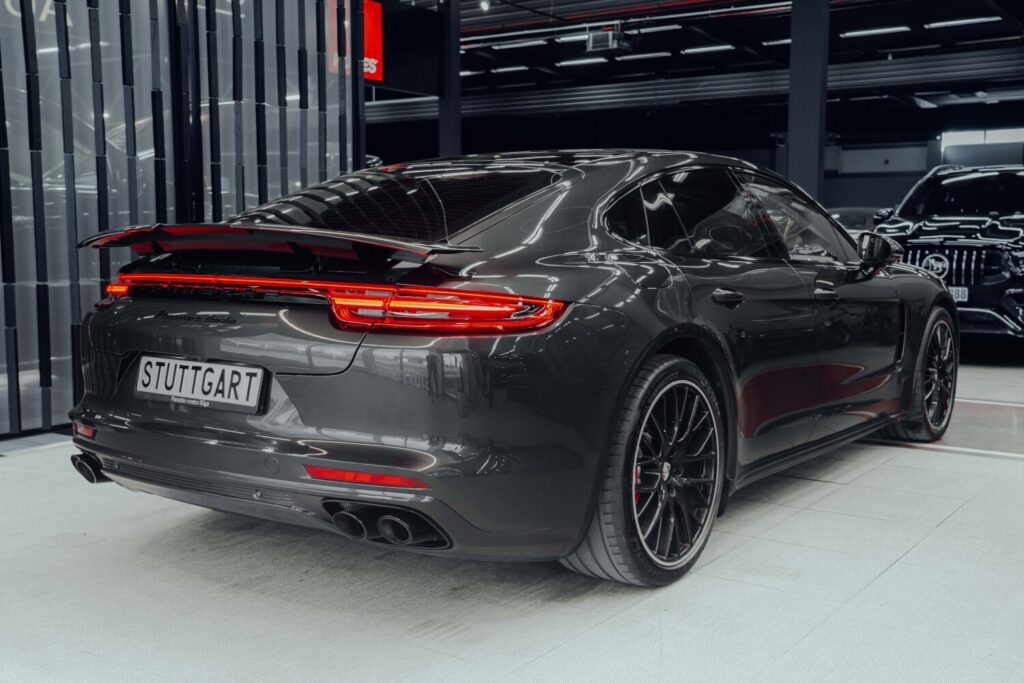 Porsche Panamera TURBO - 4