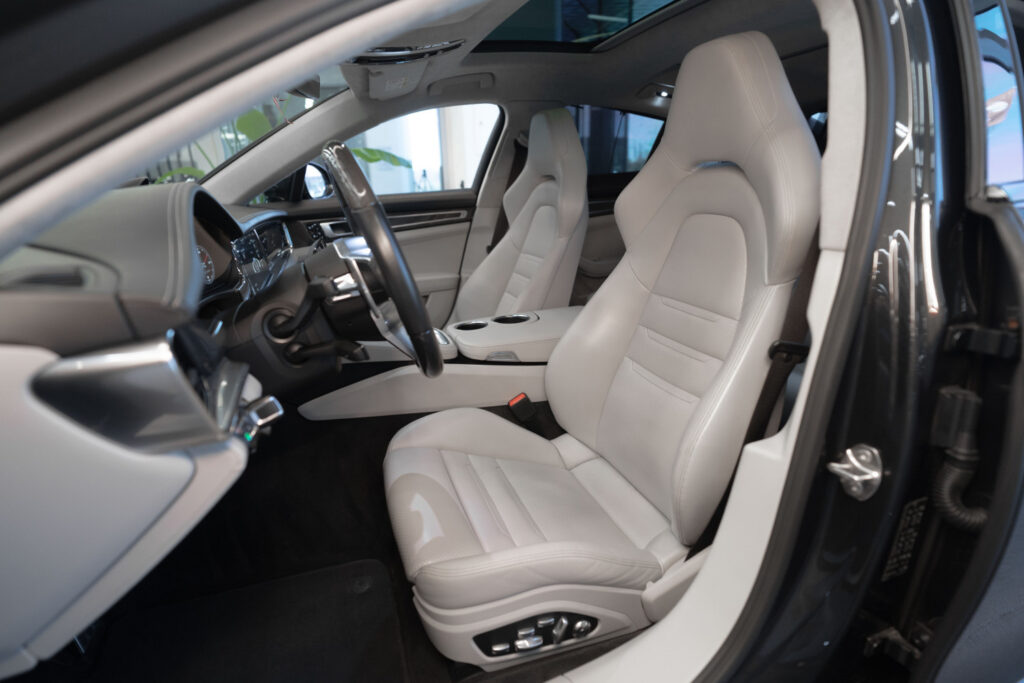 Porsche Panamera TURBO - 9