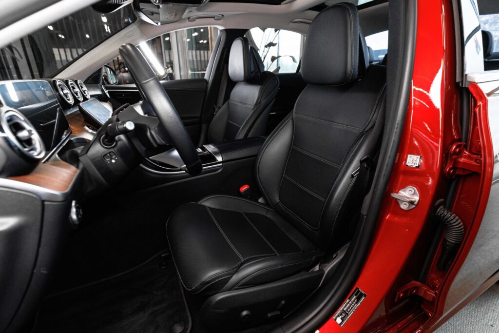 Mercedes-Benz C300 4Matic - 10