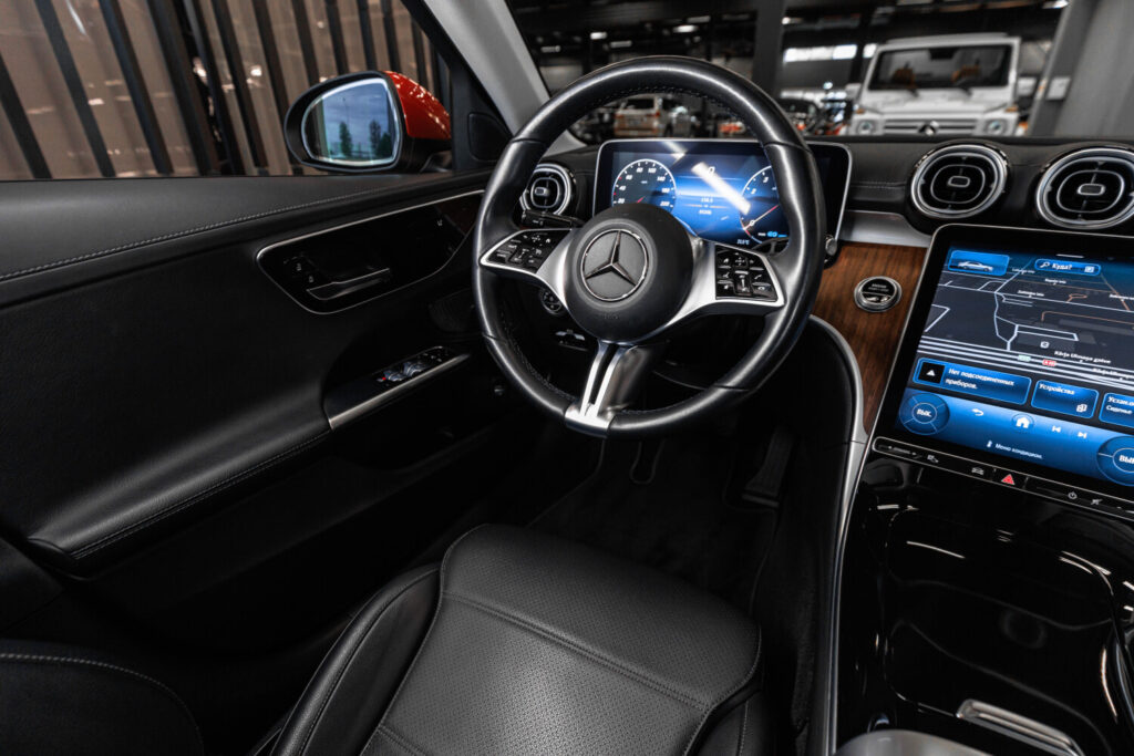 Mercedes-Benz C300 4Matic - 13