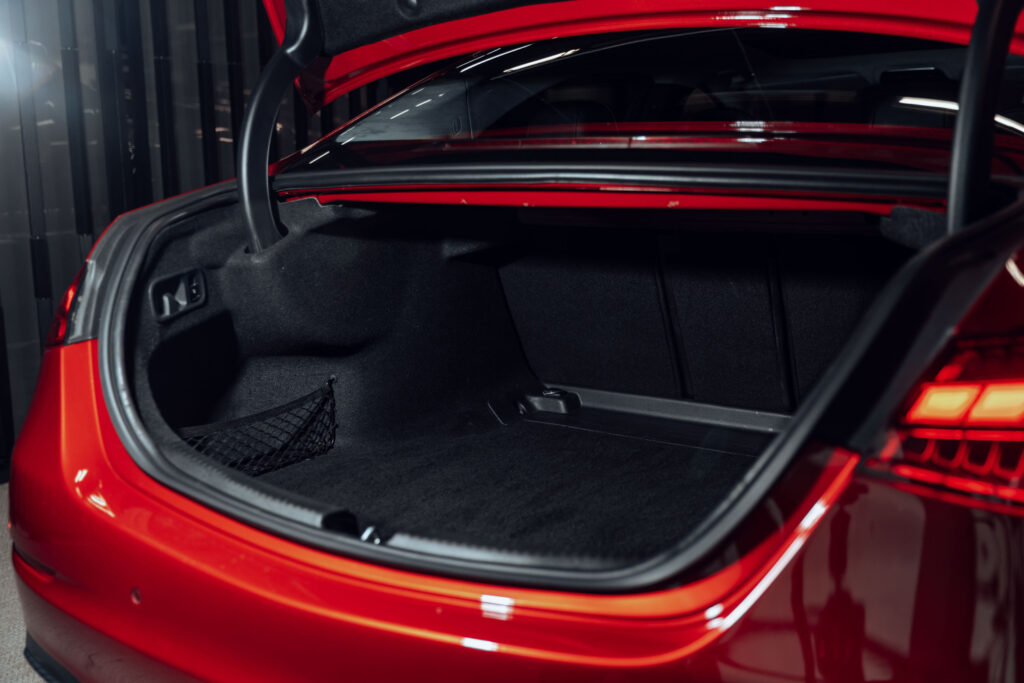 Mercedes-Benz C300 4Matic - 23