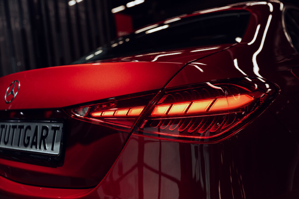 Mercedes-Benz C300 4Matic - 9