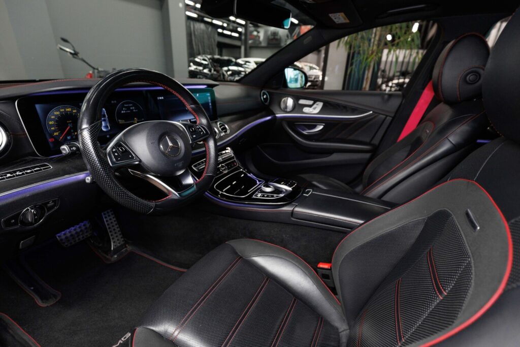 Mercedes-Benz E43 AMG - 10