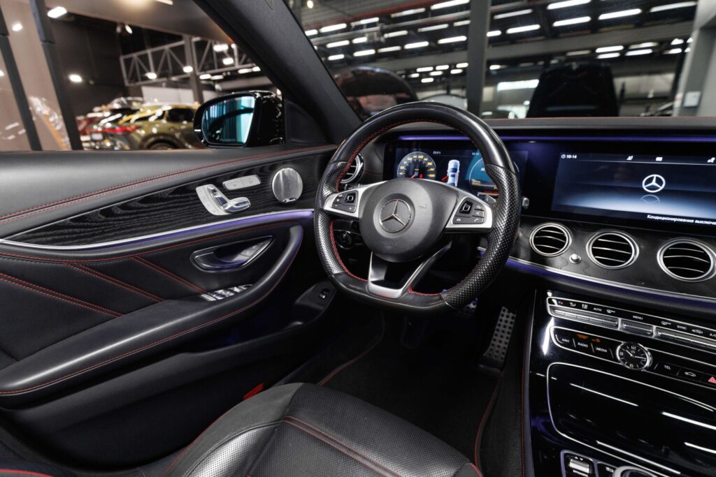 Mercedes-Benz E43 AMG - 12