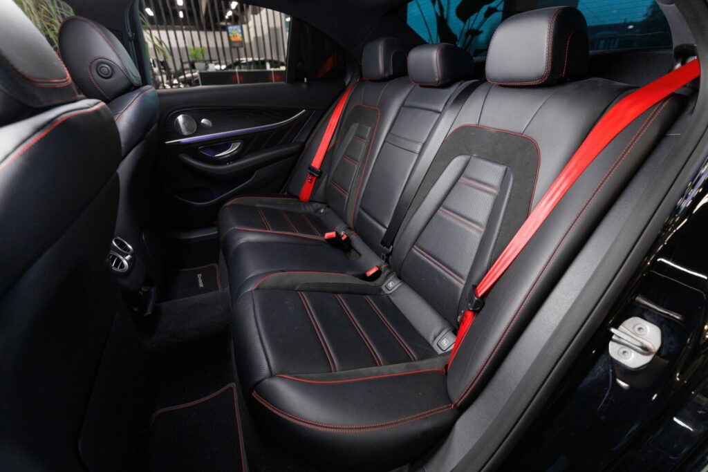 Mercedes-Benz E43 AMG - 21