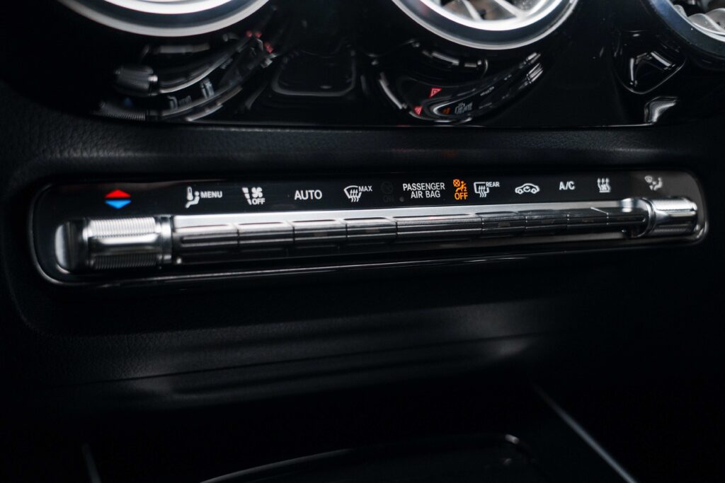 Mercedes-Benz EQA 250 - 18