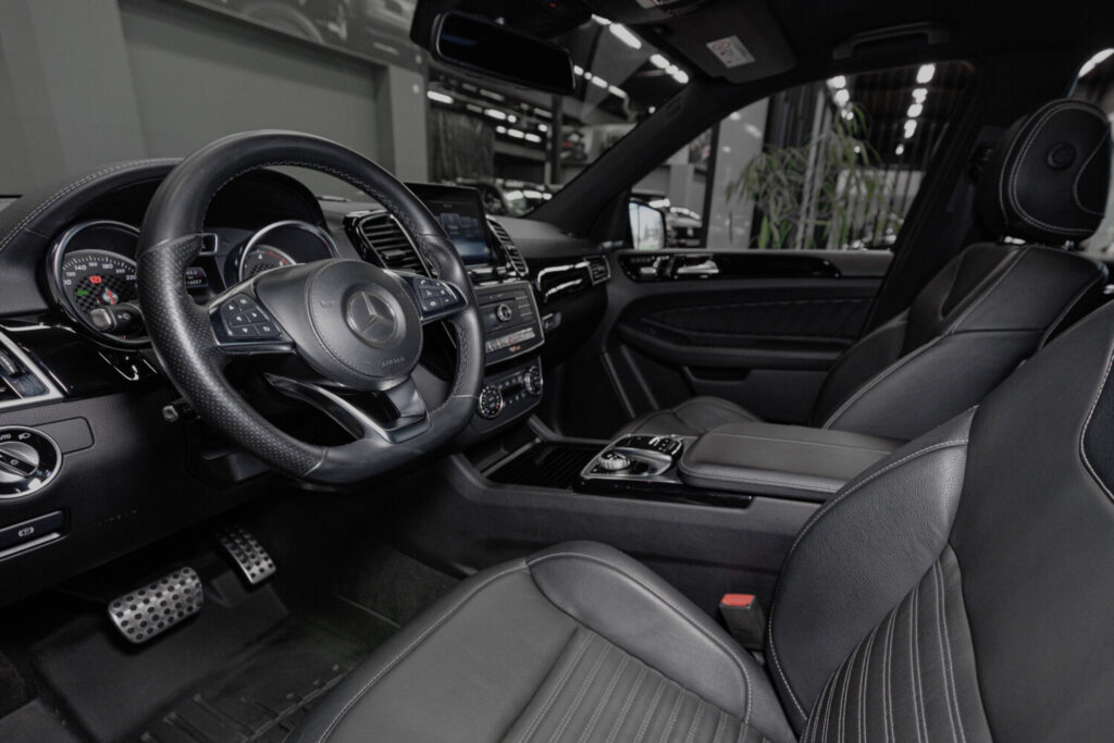 Mercedes-Benz GLS 350 D 4MATIC - 9