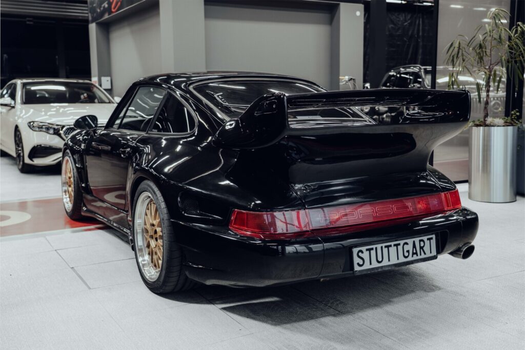 Porsche 911 CARRERA - 4