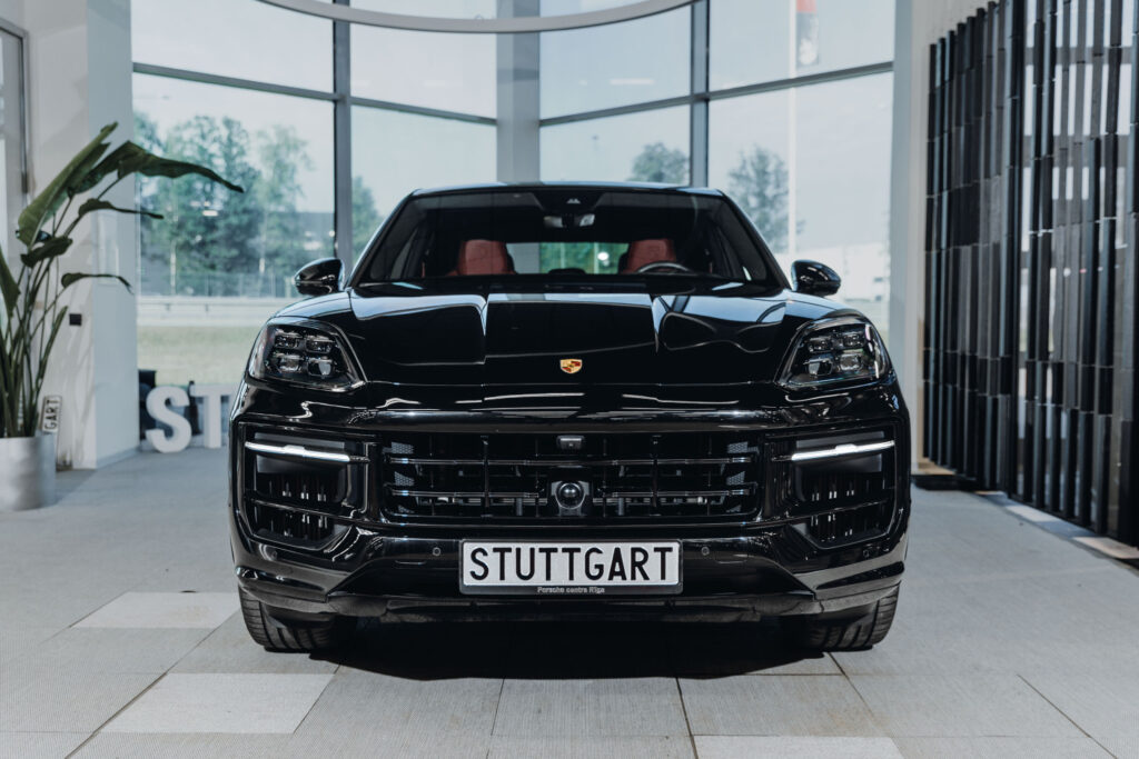 Porsche Cayenne - 2