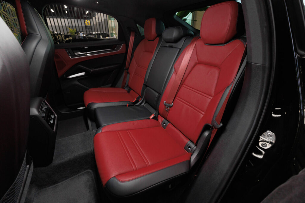 Porsche Cayenne - 25