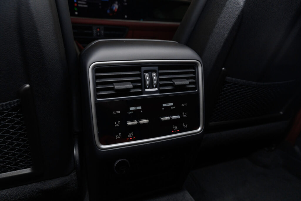 Porsche Cayenne - 26