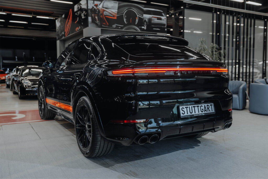 Porsche Cayenne - 4
