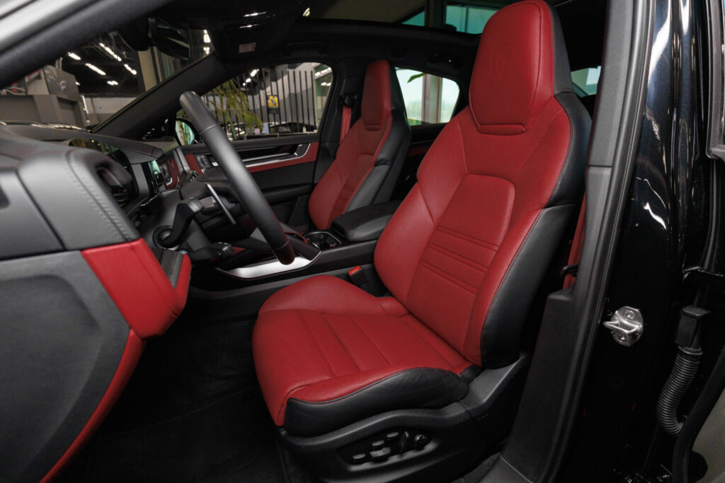 Porsche Cayenne - 8