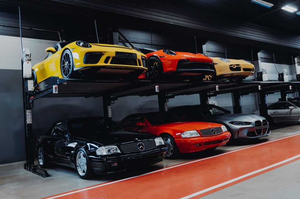 Premium klases auto daudzlīmeņu glabātavā STUTTGART WORKSHOP