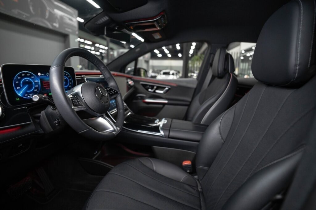 Mercedes-Benz EQE SUV - 12