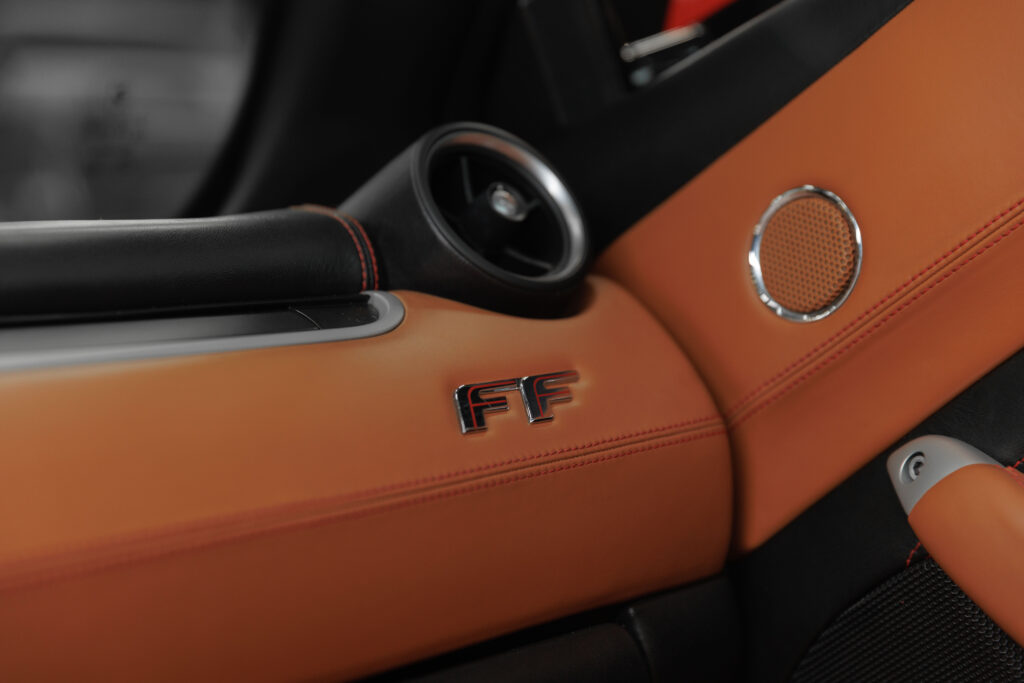 Ferrari FF - 15