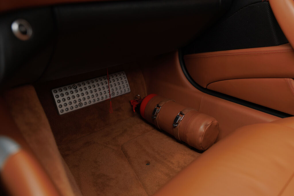 Ferrari FF - 16