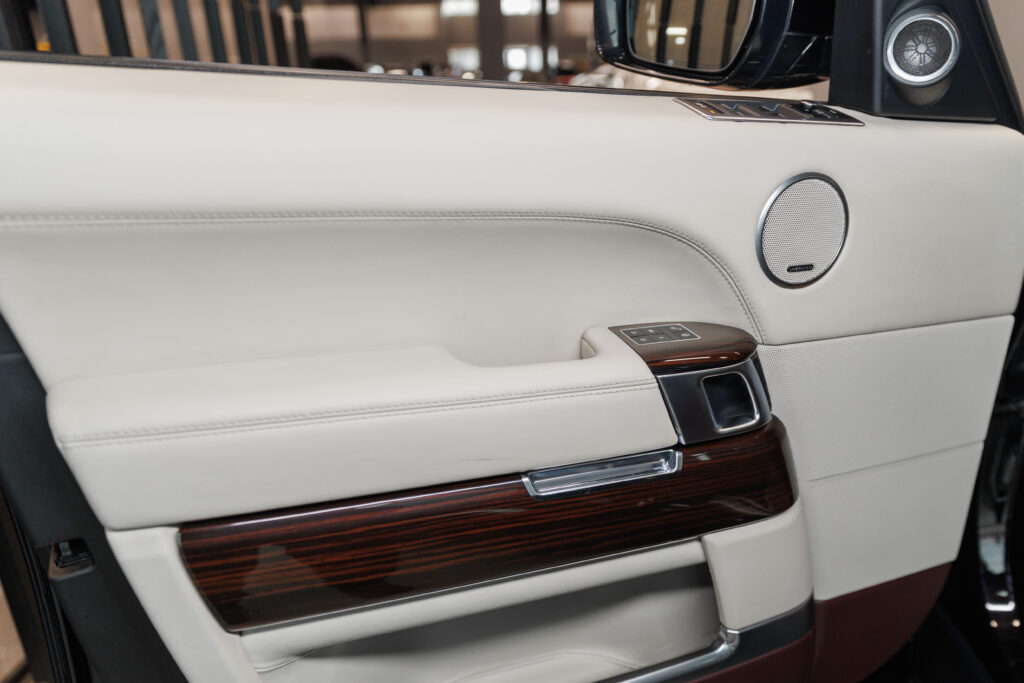 Land Rover Range Rover - 12
