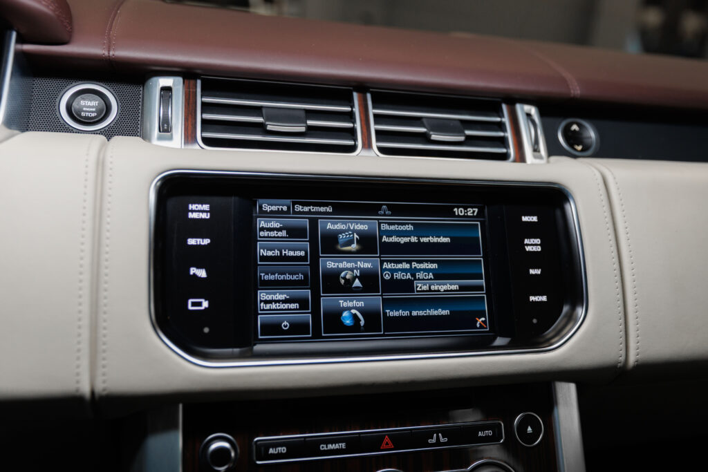 Land Rover Range Rover - 16
