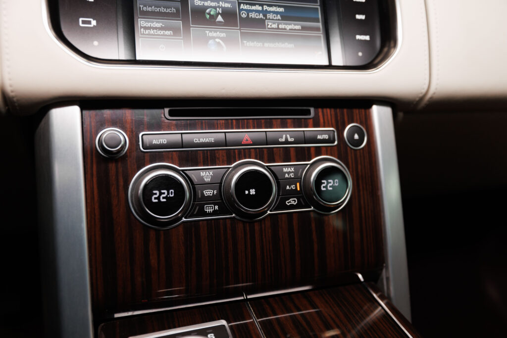 Land Rover Range Rover - 17