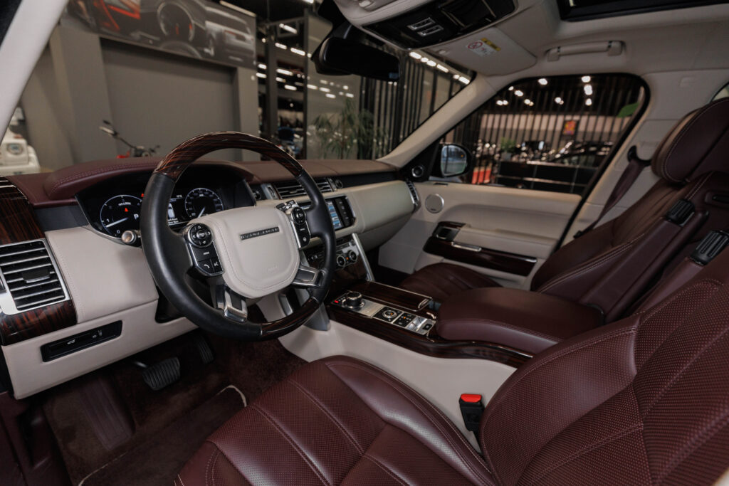 Land Rover Range Rover - 24