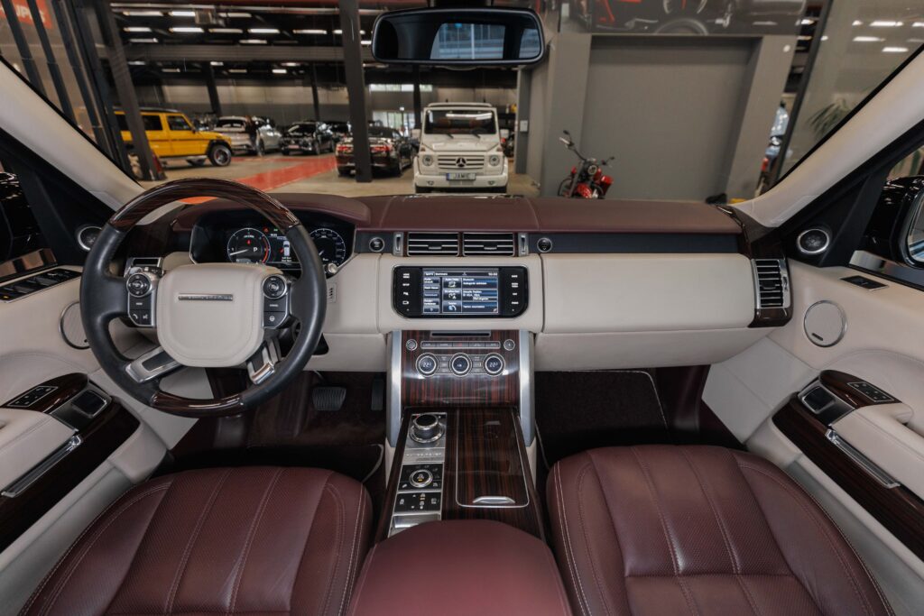 Land Rover Range Rover - 27