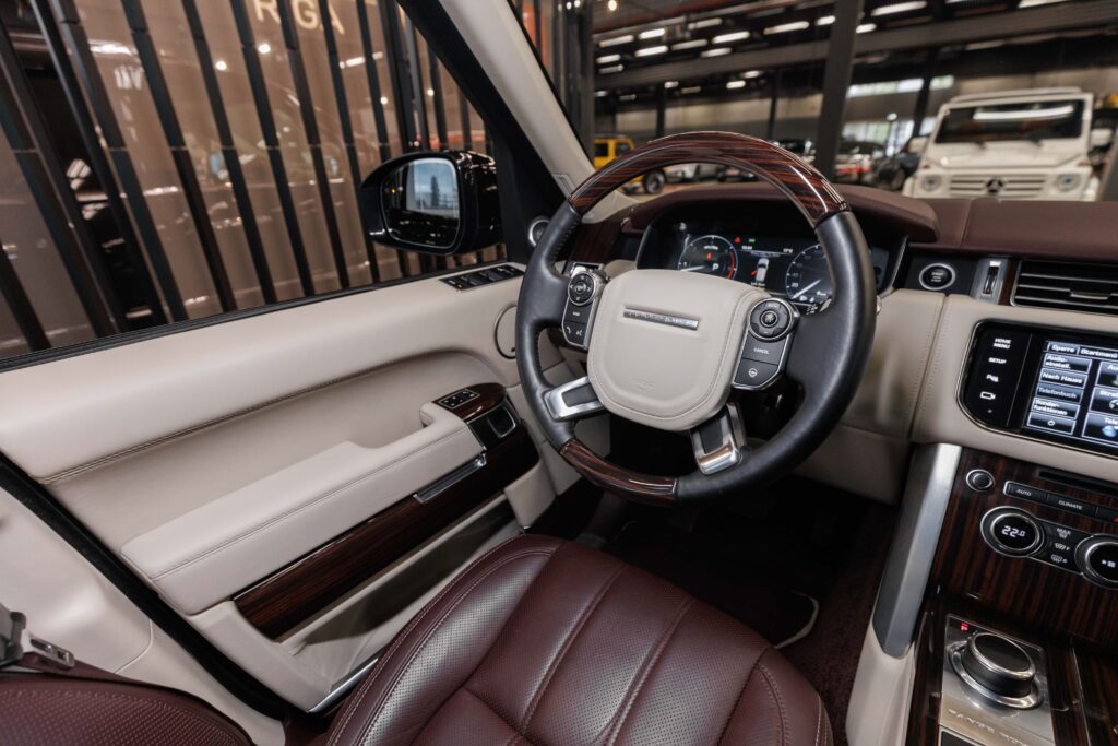 Land Rover Range Rover - 28