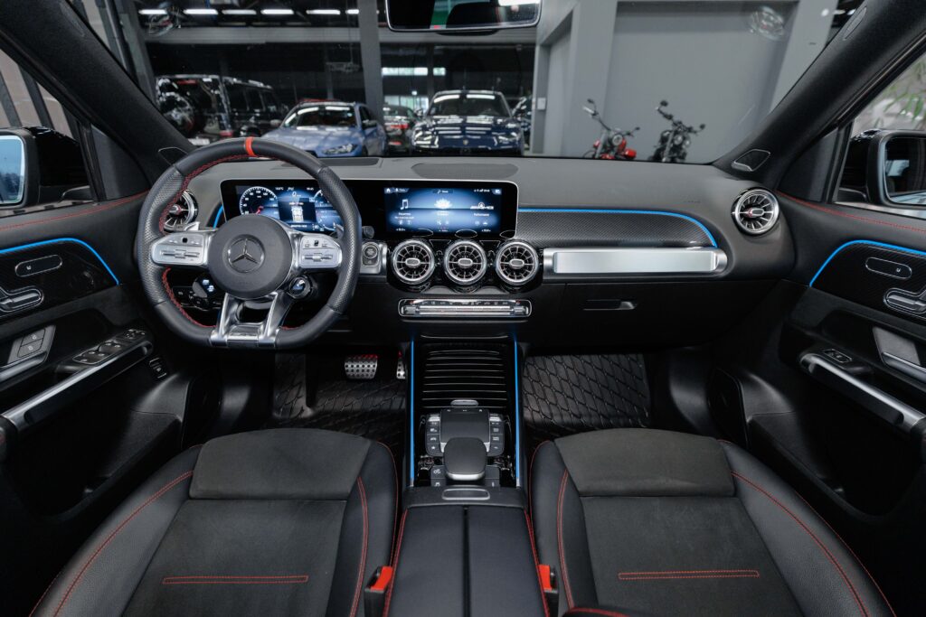 Mercedes-Benz GLB 35 AMG - 37