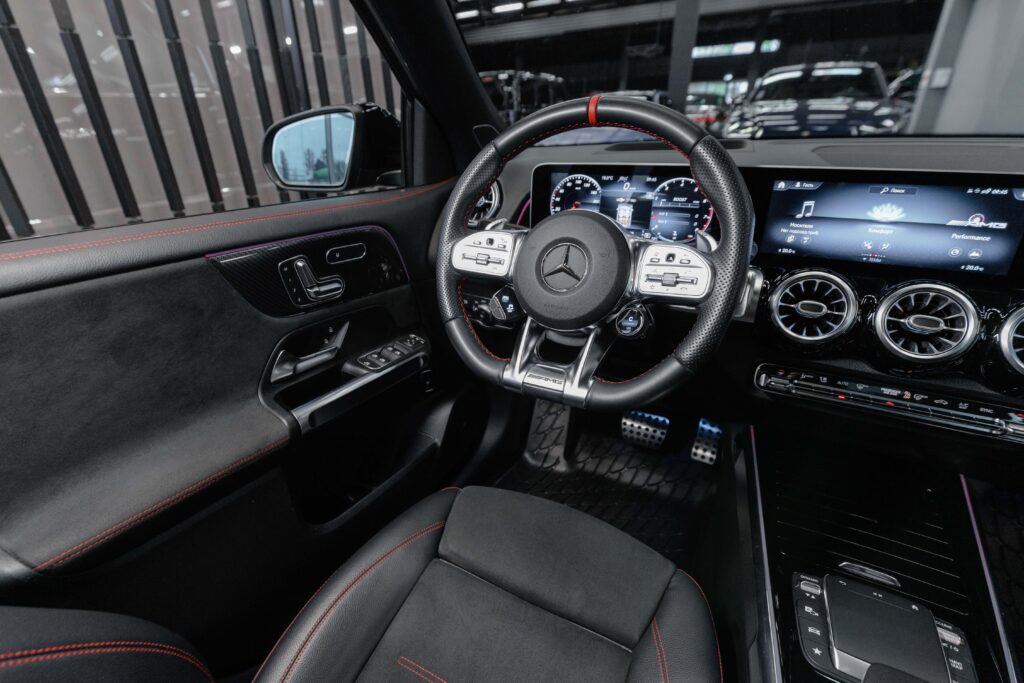 Mercedes-Benz GLB 35 AMG - 38